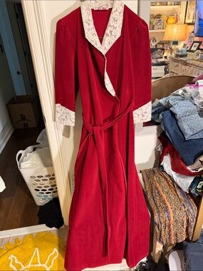 Vanity Fair burgundy Velvet Robe with White Lace Trim
